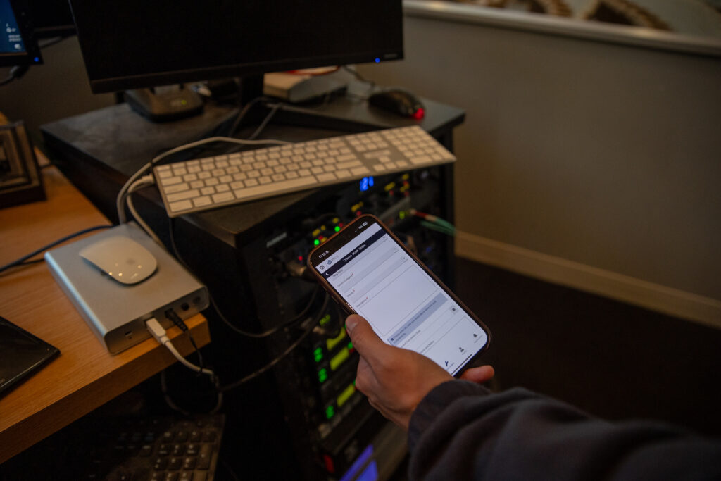 espace on an iphone
